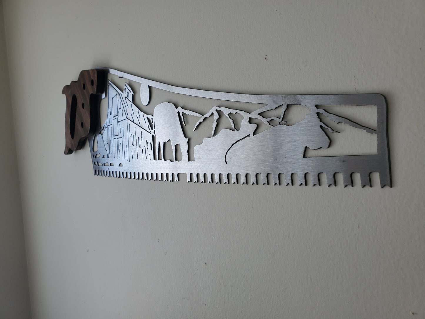 Farm scene handsaw metal art side veiw